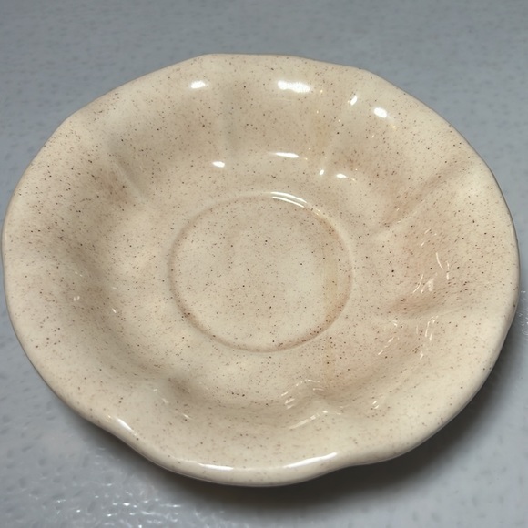 Vintage Ceramic Pitcher and Bowl Set with Daisy Floral Design on Front - Picture 7 of 10